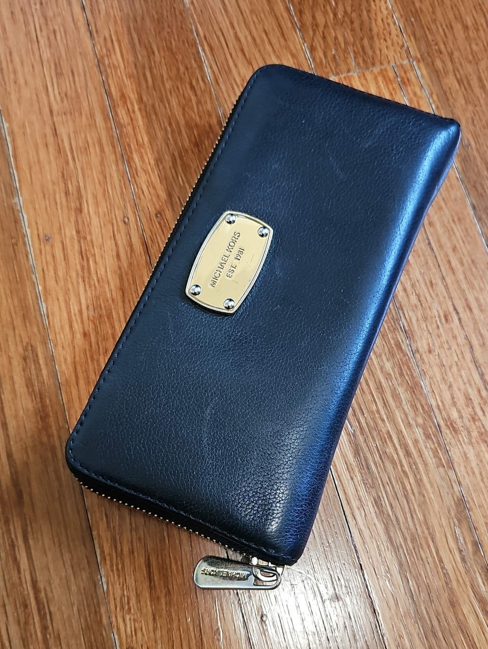 Michael Kors Zip Wallet